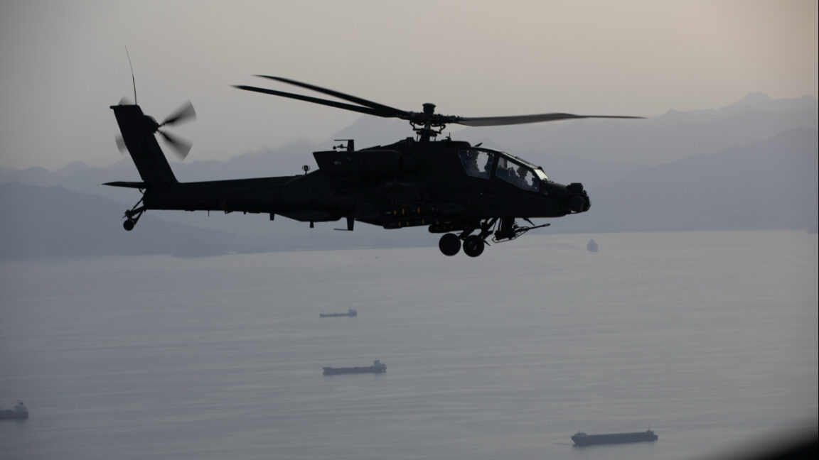 Dronă marină salvează echipajul unui elicopter doborât
